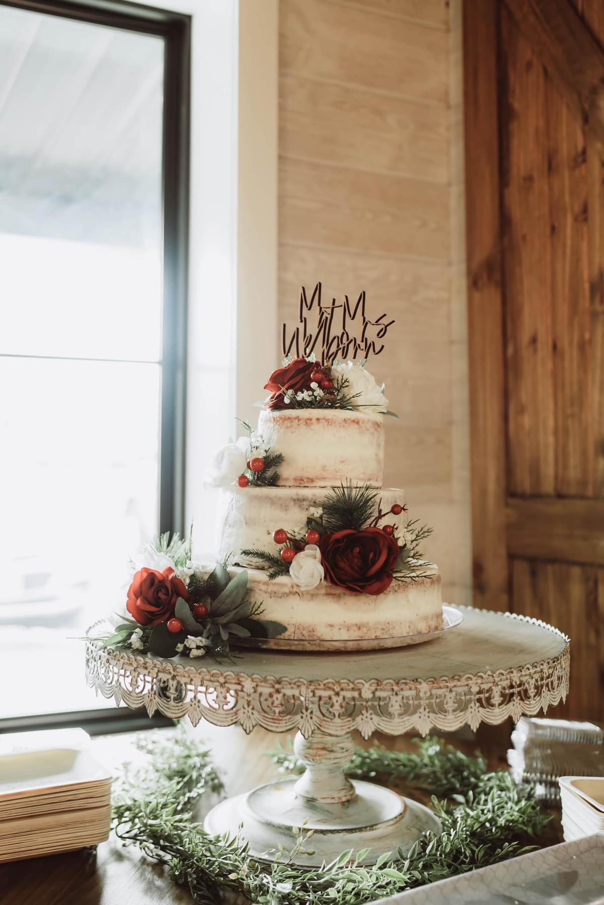 The Meadows Event Venue Image Gallery: Decorated wedding cake.